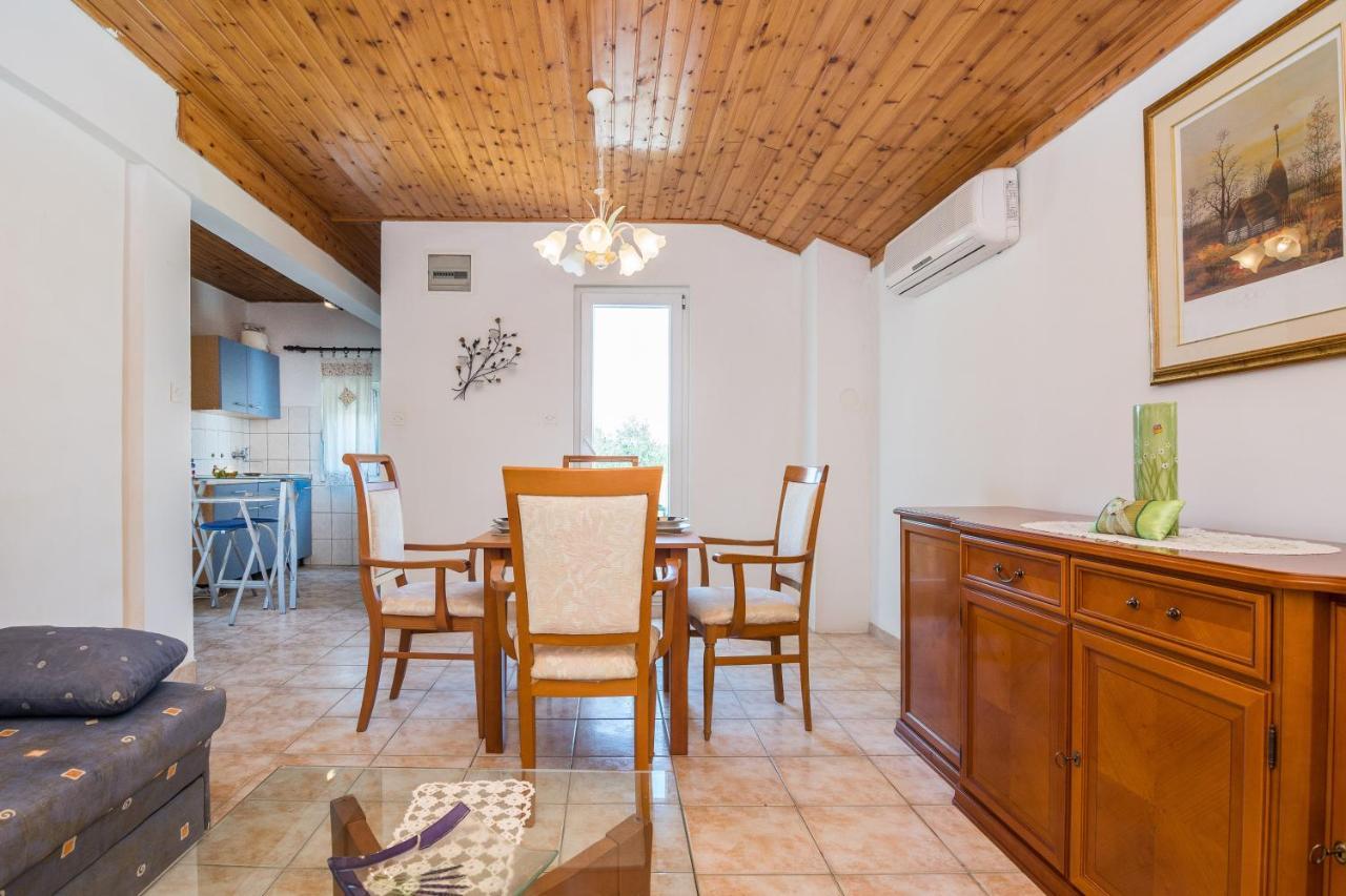 Paula Apartments Vir Luaran gambar