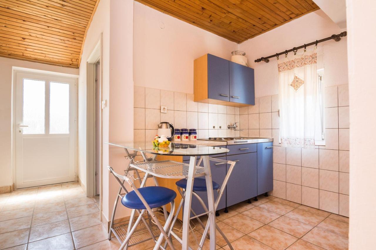 Paula Apartments Vir Luaran gambar