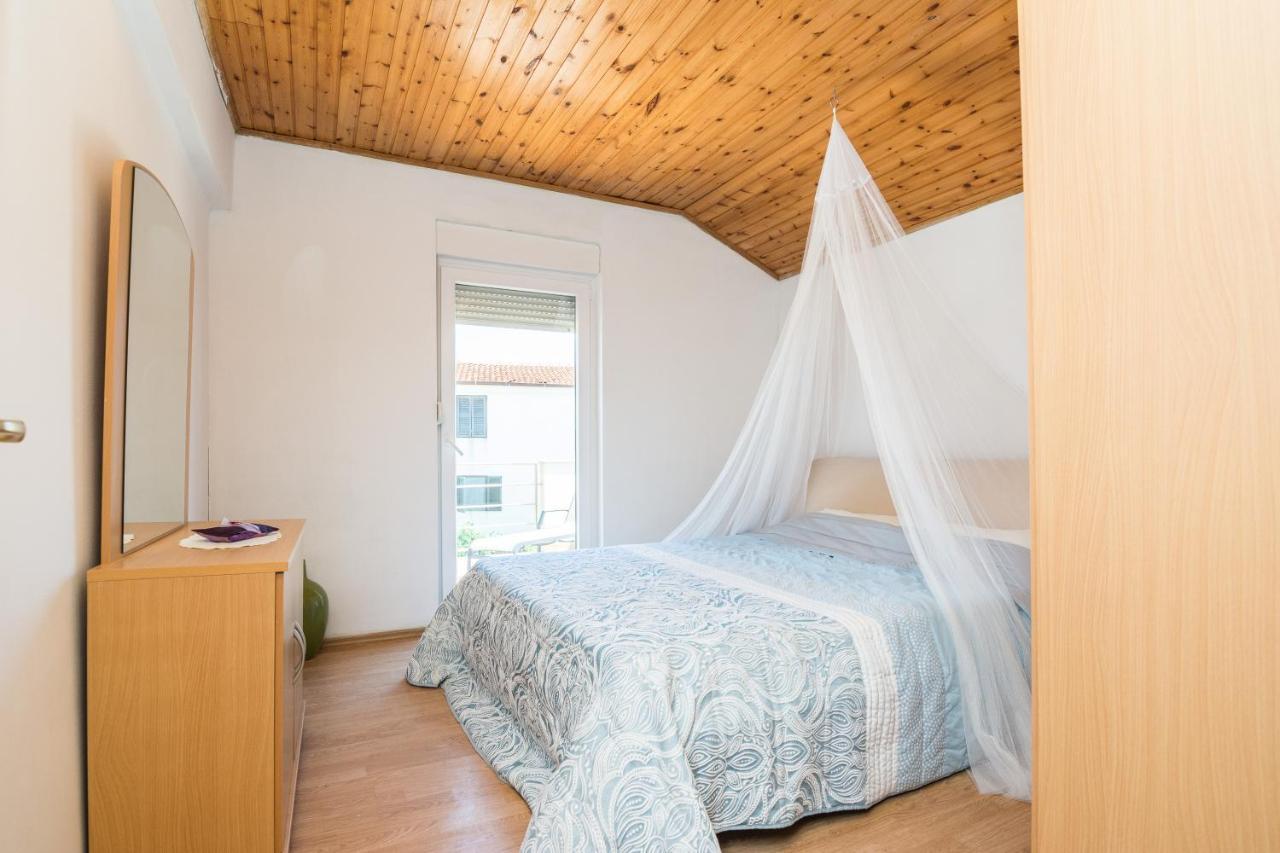 Paula Apartments Vir Luaran gambar