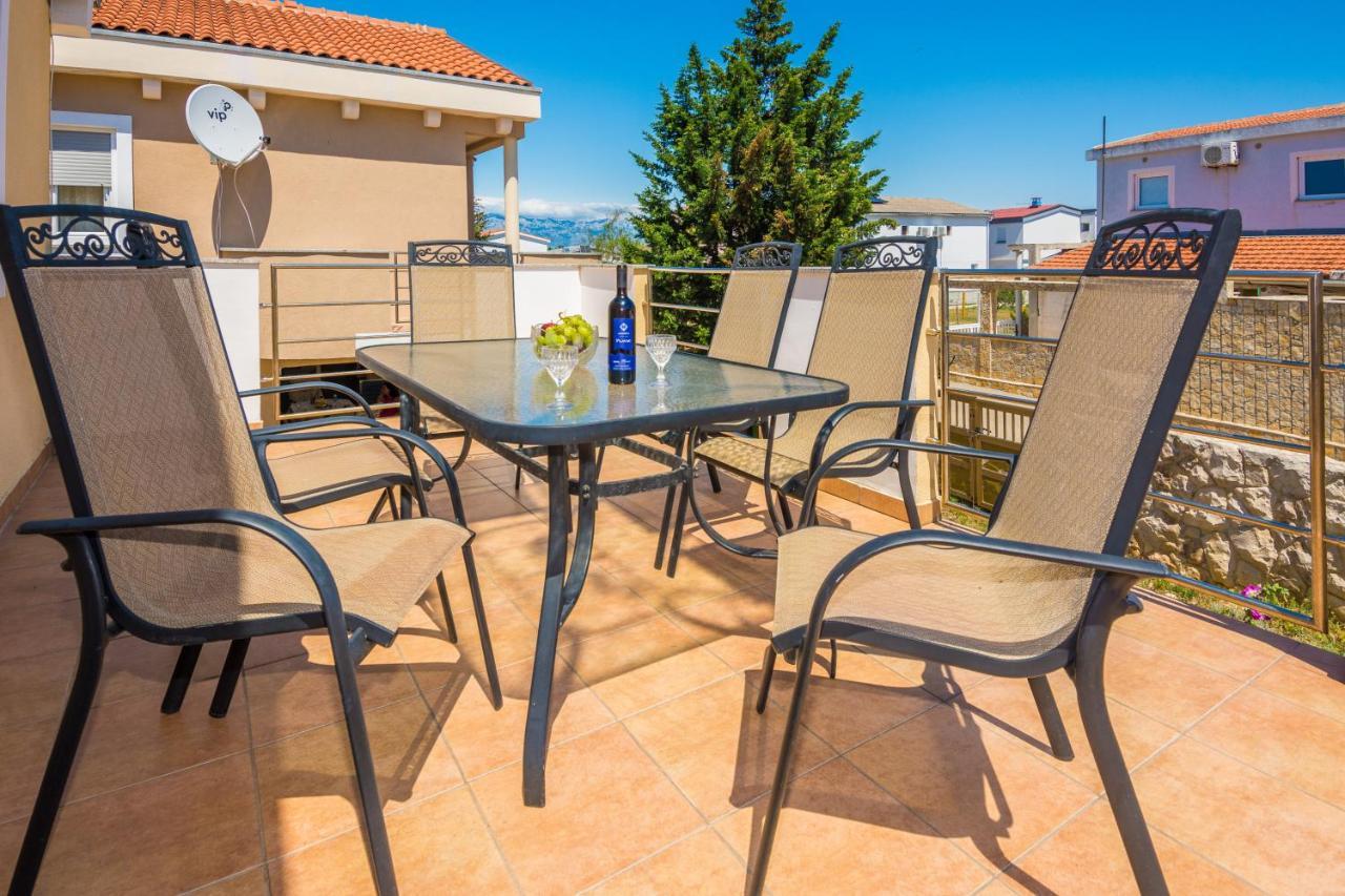 Paula Apartments Vir Luaran gambar