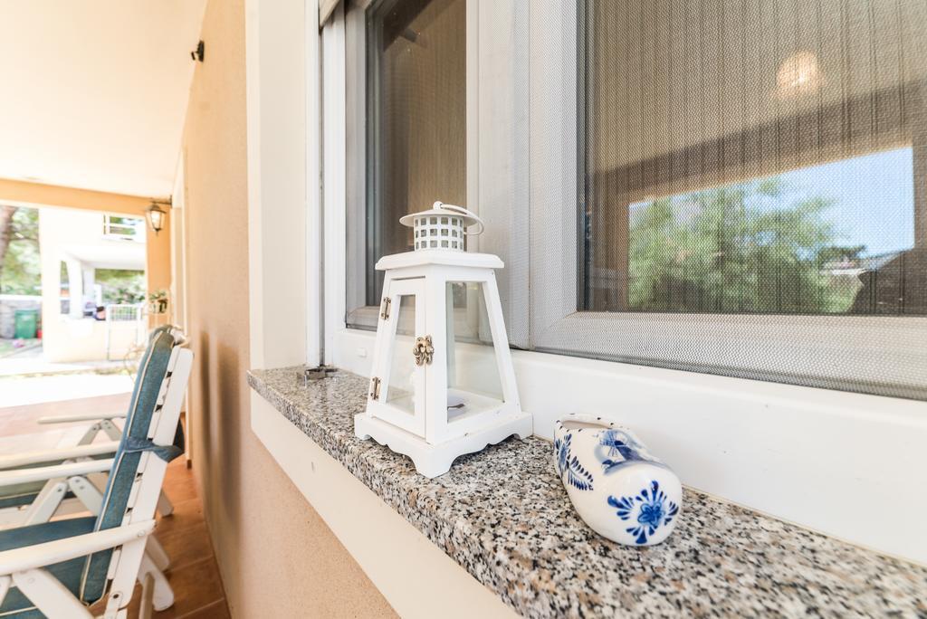 Paula Apartments Vir Luaran gambar