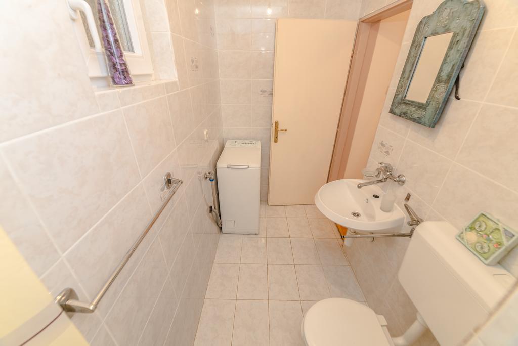 Paula Apartments Vir Luaran gambar