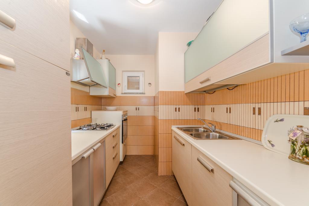 Paula Apartments Vir Luaran gambar