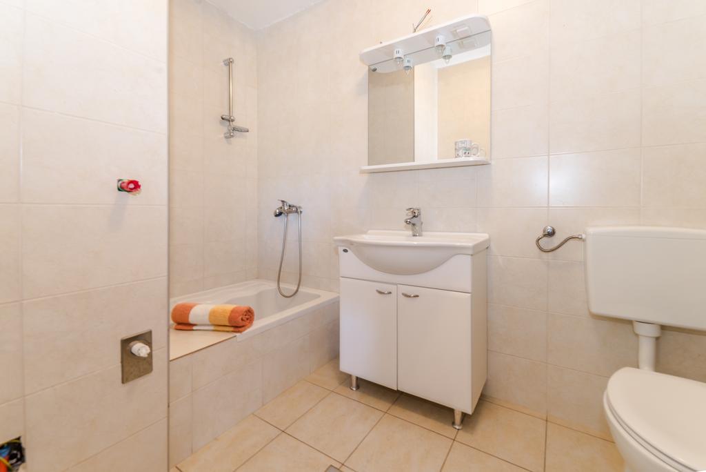 Paula Apartments Vir Luaran gambar