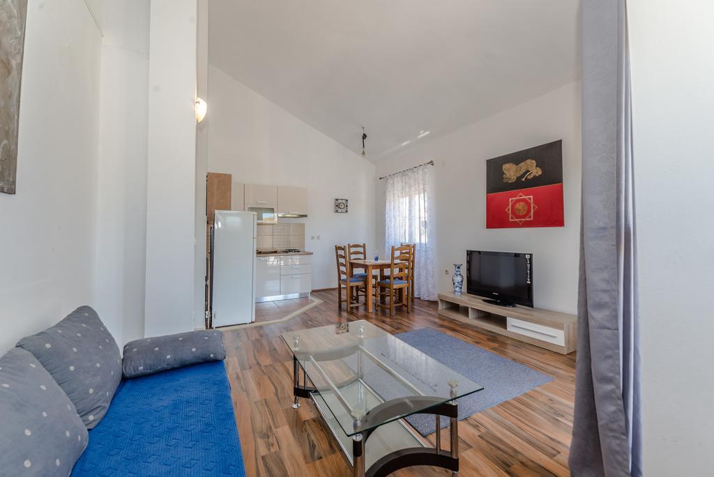 Paula Apartments Vir Luaran gambar