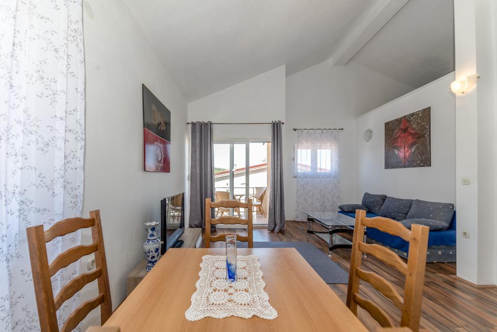 Paula Apartments Vir Luaran gambar