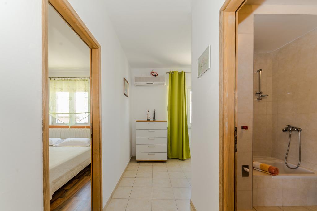Paula Apartments Vir Luaran gambar