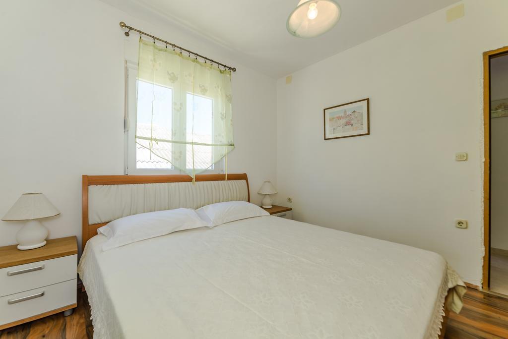 Paula Apartments Vir Luaran gambar