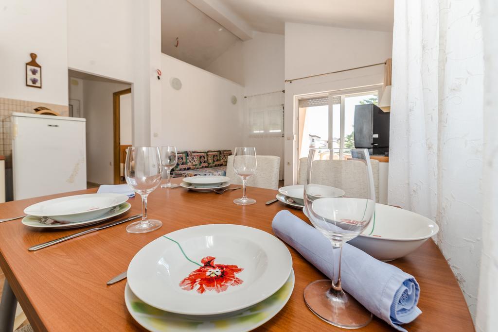 Paula Apartments Vir Luaran gambar