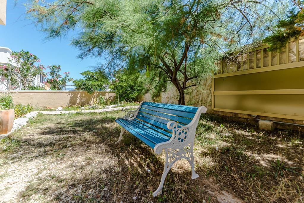 Paula Apartments Vir Luaran gambar