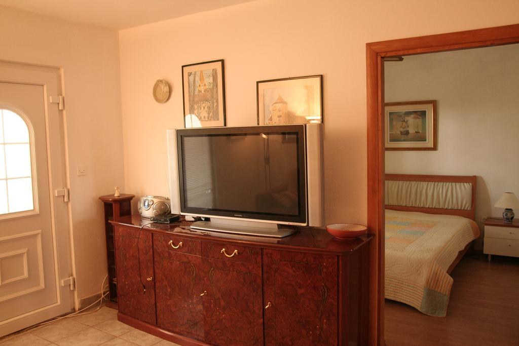 Paula Apartments Vir Luaran gambar