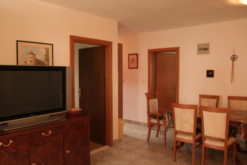 Paula Apartments Vir Luaran gambar